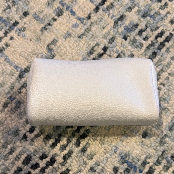 The White Company Textured White Cosmetic Bag - Picture 4 of 5